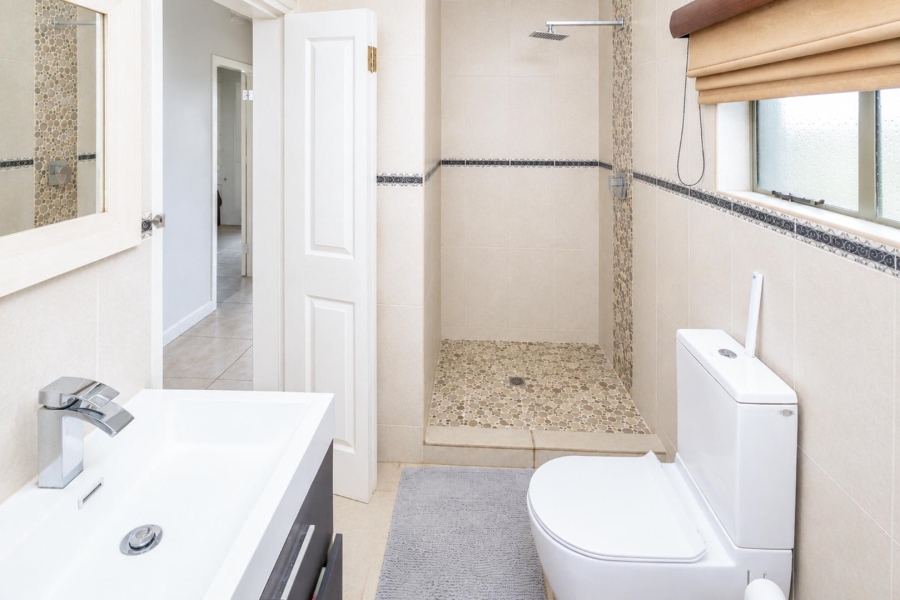 4 Bedroom Property for Sale in Ifafi North West